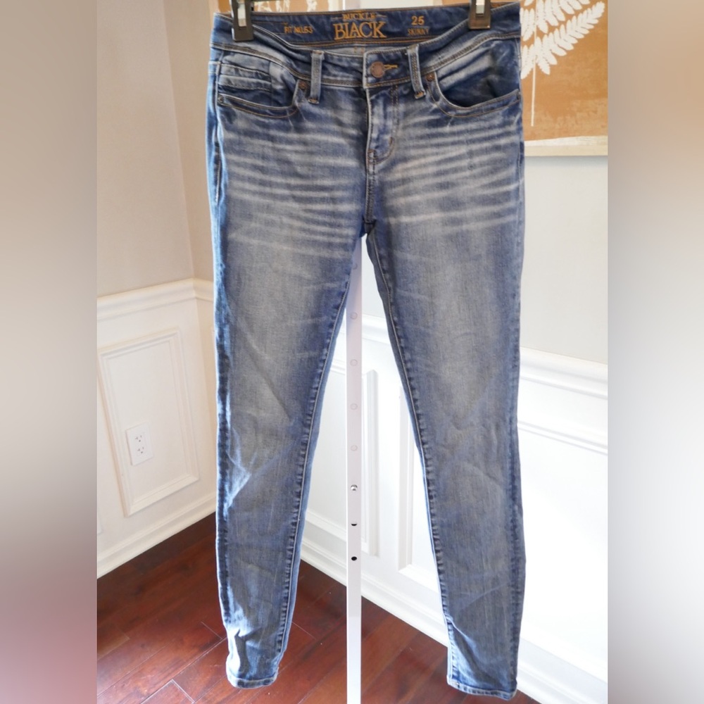 Women's Buckle skinny jeans size 25 Black Line
